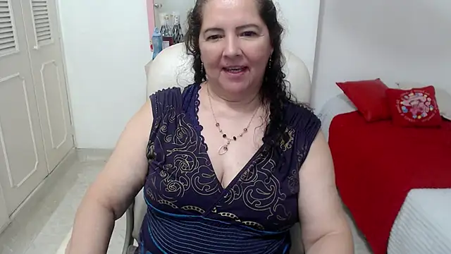 Snapshot of leonela_69 chatting on 6, 6, 2026 leonela 69 online show from 6, 6, 2026