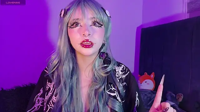 purplelilith3 online show from 16, 6, 2026