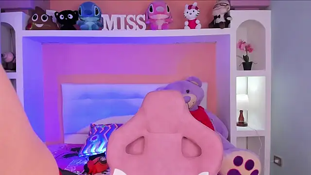 Snapshot of miss___megan chatting on 15, 11, 2025 miss megan online show from 15, 11, 2025