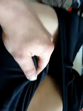 flo000031 online show from 10, 3, 2025