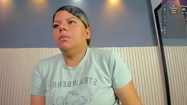 Snapshot of Aida-nicolle chatting on 28, 10, 2025 Aida-nicolle online show from 28, 10, 2025