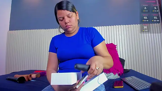 Snapshot of Aida-nicolle chatting on 26, 11, 2025 Aida-nicolle online show from 26, 11, 2025