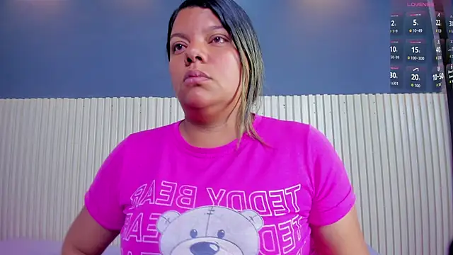 Snapshot of Aida-nicolle chatting on 24, 11, 2025 Aida-nicolle online show from 24, 11, 2025