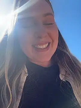 Mona Plus online show from 22, 3, 2026