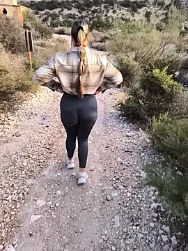 Snapshot of Mona_Plus chatting on 17, 10, 2025 Mona Plus online show from 17, 10, 2025