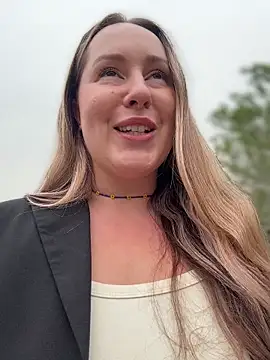 Mona Plus online show from 11, 4, 2026