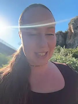 Mona Plus online show from 20, 4, 2026