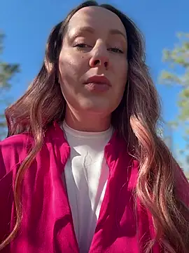 Mona Plus online show from 4, 4, 2026