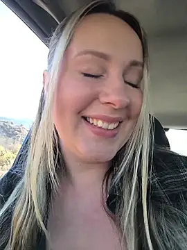 Snapshot of Mona_Plus chatting on 11, 11, 2025 Mona Plus online show from 11, 11, 2025