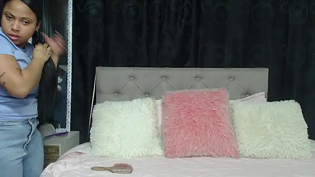 Snapshot of rebeka_kenye chatting on 17, 3, 2025 rebeka kenye online show from 17, 3, 2025