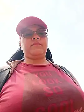 promiscuous-indecent-momm online show from 13, 4, 2026