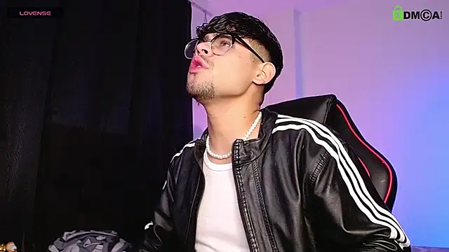 isaac-saenz online show from 5, 11, 2025