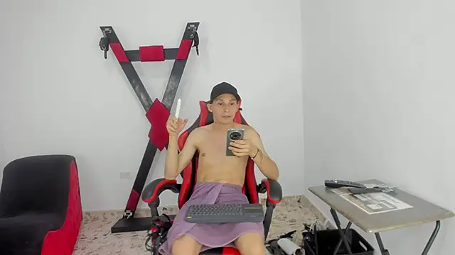 Isak Millan online show from 13, 10, 2025