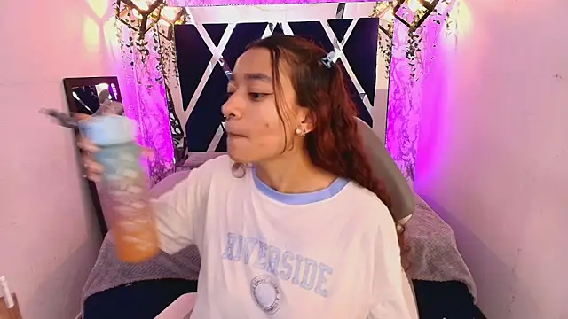 charlotte bluee online show from 8, 11, 2025