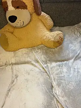 ZafiroKlein online show from 5, 3, 2026