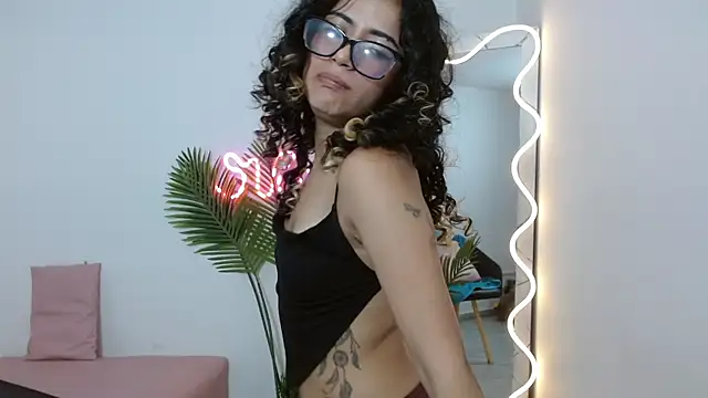 kristen tay online show from 27, 2, 2025