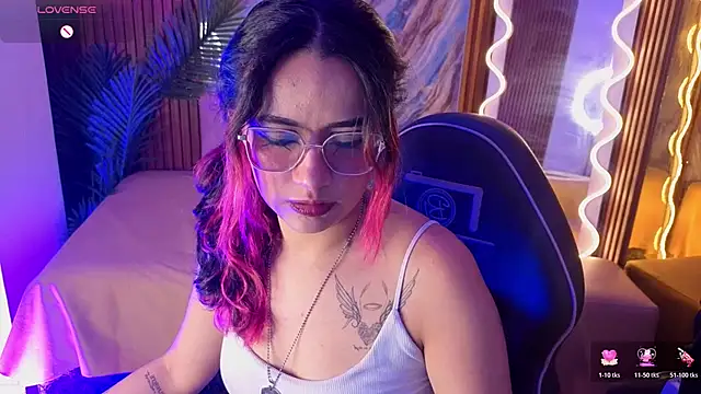 Snapshot of kristen_tay chatting on 12, 6, 2026 kristen tay online show from 12, 6, 2026