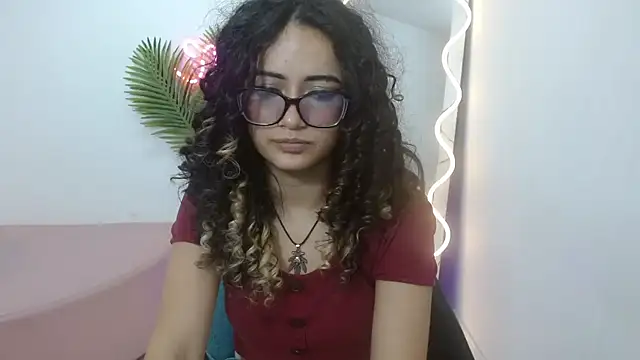 kristen tay online show from 21, 2, 2025