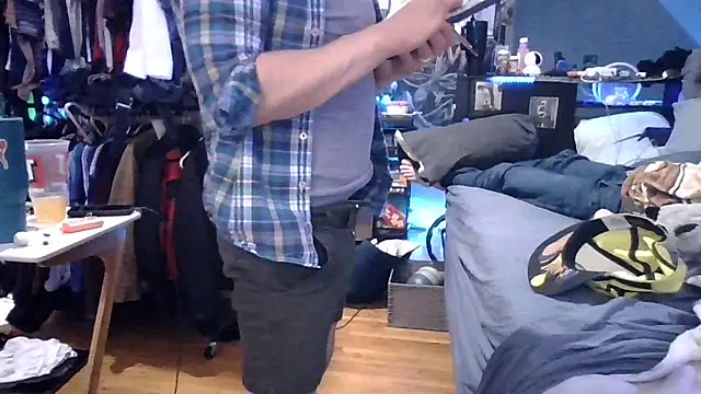 Sk00byJaXxX212 online show from 7, 1, 2026