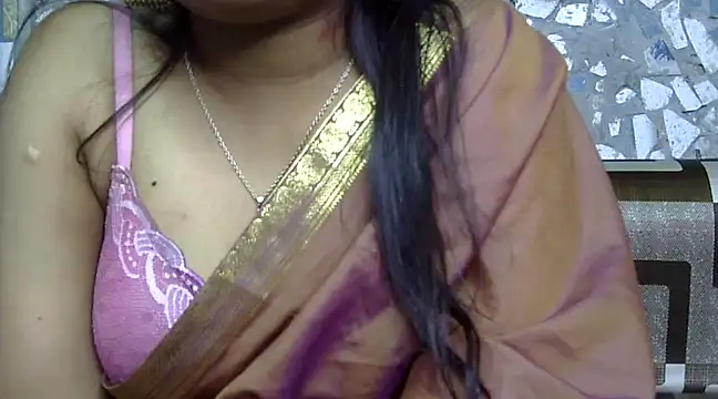 Snapshot of BROUNGIRLKAVYA chatting on 18, 3, 2025 BROUNGIRLKAVYA online show from 18, 3, 2025