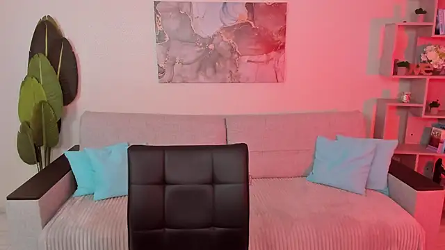 Snapshot of GabriellaMays chatting on 12, 11, 2025 GabriellaMays online show from 12, 11, 2025