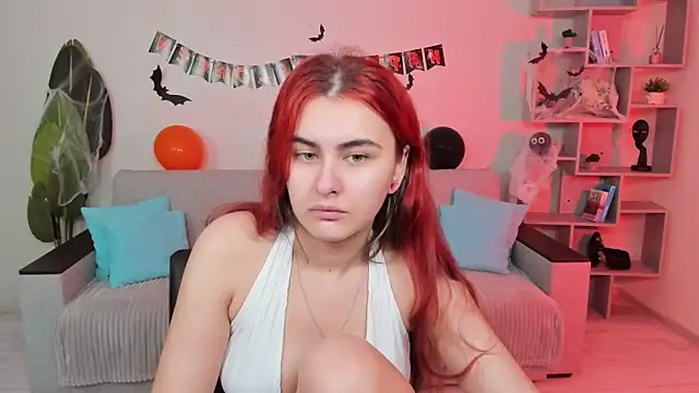 Snapshot of GabriellaMays chatting on 19, 10, 2025 GabriellaMays online show from 19, 10, 2025