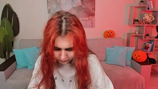 Snapshot of GabriellaMays chatting on 8, 11, 2025 GabriellaMays online show from 8, 11, 2025