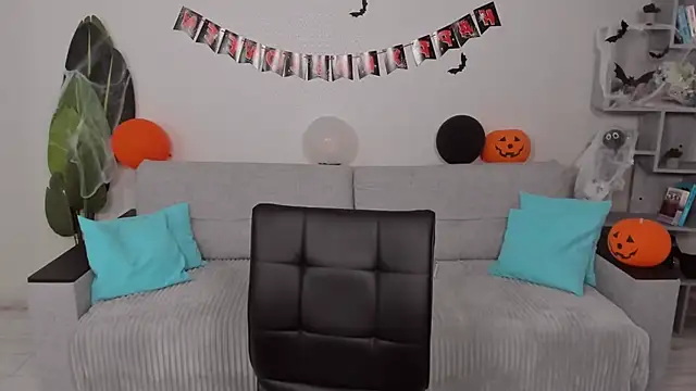 Snapshot of GabriellaMays chatting on 6, 11, 2025 GabriellaMays online show from 6, 11, 2025