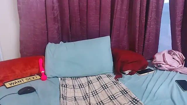 CurvyCutiexx94 online show from 20, 3, 2025
