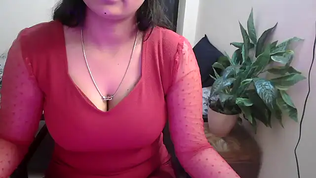 Snapshot of megancatluna chatting on 5, 4, 2026 megancatluna online show from 5, 4, 2026