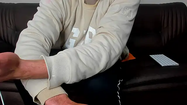 sexyhotmusclesforyou1 online show from 23, 3, 2025