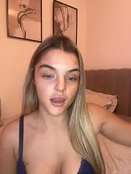 Chlo Brightly online show from 12, 2, 2025