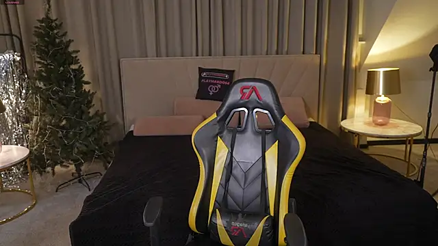 Layla Sweet  online show from 14, 1, 2026