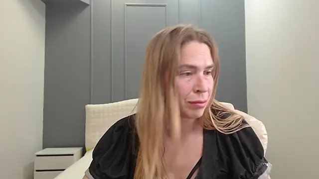 Snapshot of TessaDaybreak chatting on 21, 7, 2026 TessaDaybreak online show from 21, 7, 2026
