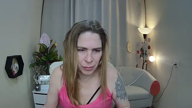 TessaDaybreak online show from 5, 4, 2026