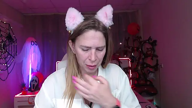 TessaDaybreak online show from 27, 10, 2025