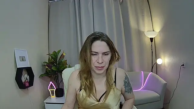 TessaDaybreak online show from 11, 3, 2026