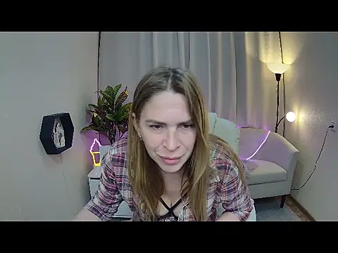 Snapshot of TessaDaybreak chatting on 15, 5, 2026 TessaDaybreak online show from 15, 5, 2026