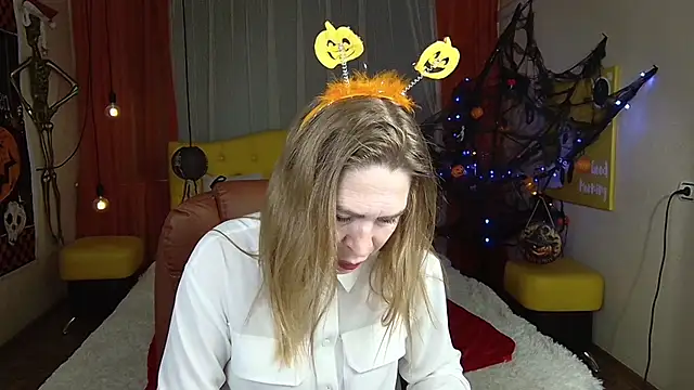 TessaDaybreak online show from 16, 10, 2025