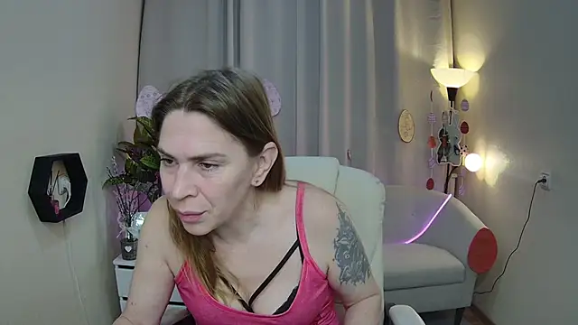 TessaDaybreak online show from 4, 4, 2026