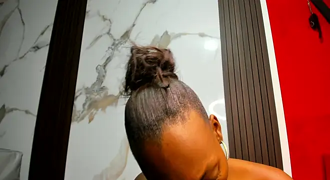 ebony valentina online show from 6, 11, 2025