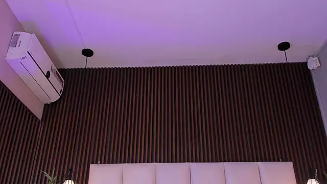 MelanieHillss online show from 10, 4, 2026