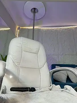 MelanieHillss online show from 13, 2, 2026