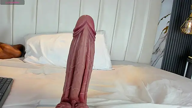 EvaMillins online show from 3, 12, 2025