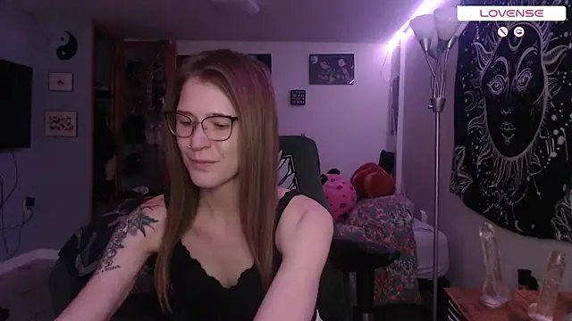 Snapshot of wetwildwhore chatting on 14, 11, 2025 wetwildwhore online show from 14, 11, 2025