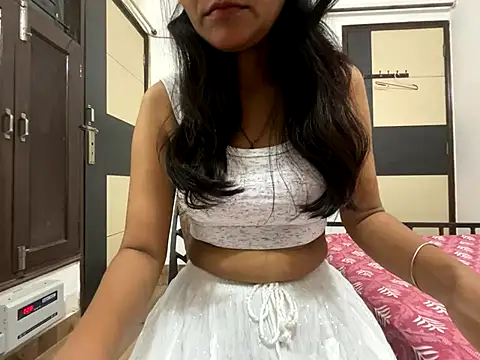 aliya bhatt online show from 4, 10, 2025