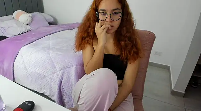 Greciaruiz  online show from 9, 3, 2025