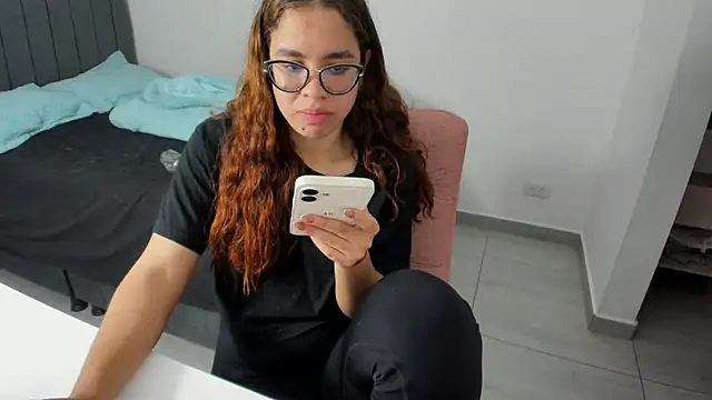 Greciaruiz  online show from 29, 9, 2025