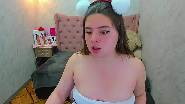 Lianngrace online show from 9, 10, 2025