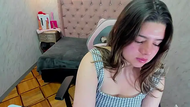 Lianngrace online show from 12, 2, 2026